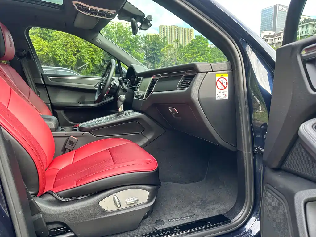 Porsche Macan 2018 — фото 16