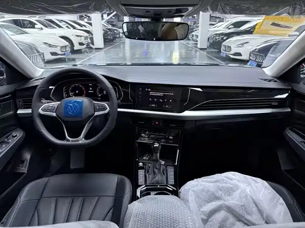 Volkswagen Passat 2024