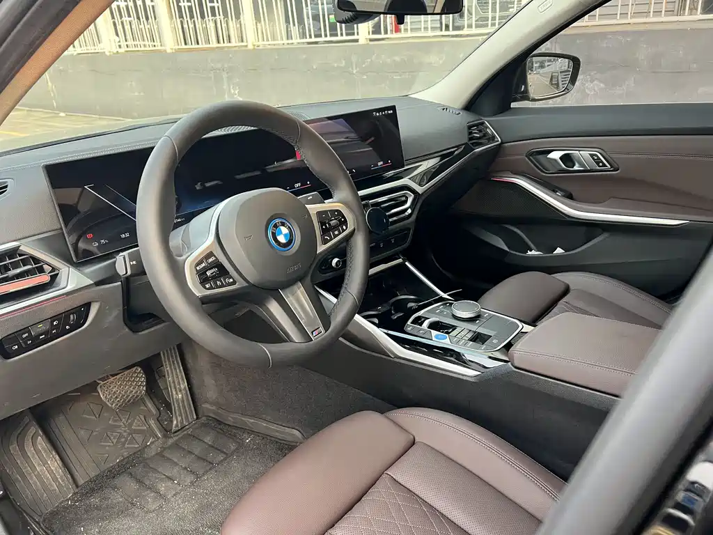 BMW i3 2024 — фото 11