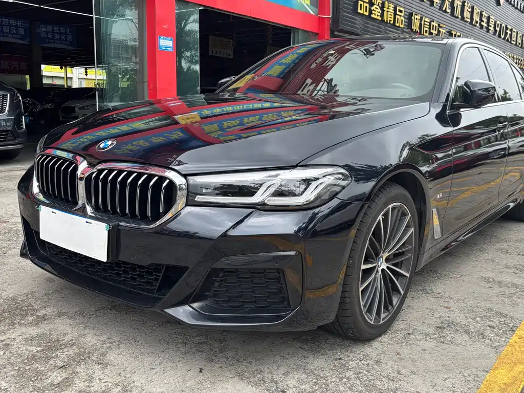 BMW 5 Series 2023 — фото 1