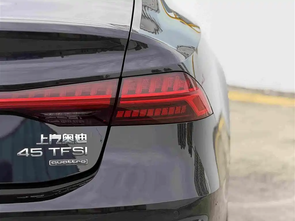 Audi A7L 2024 — фото 10