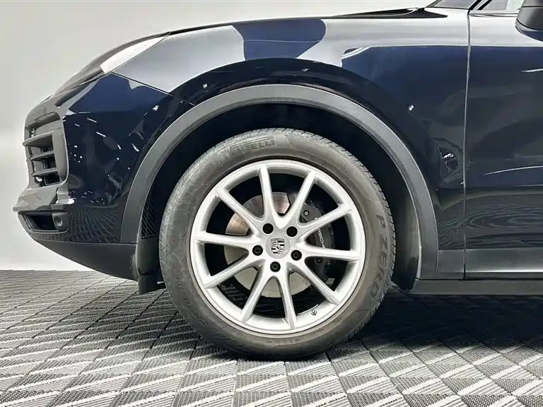 Porsche Cayenne 2023 — фото 8
