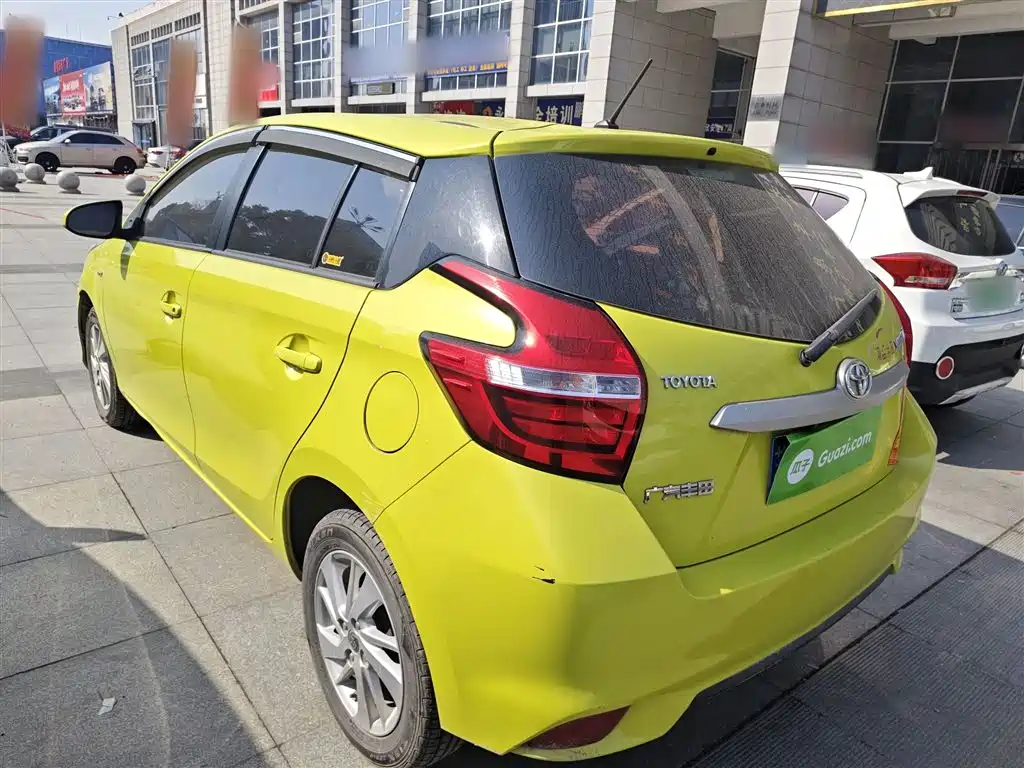 Toyota Yaris L 2016 — фото 23