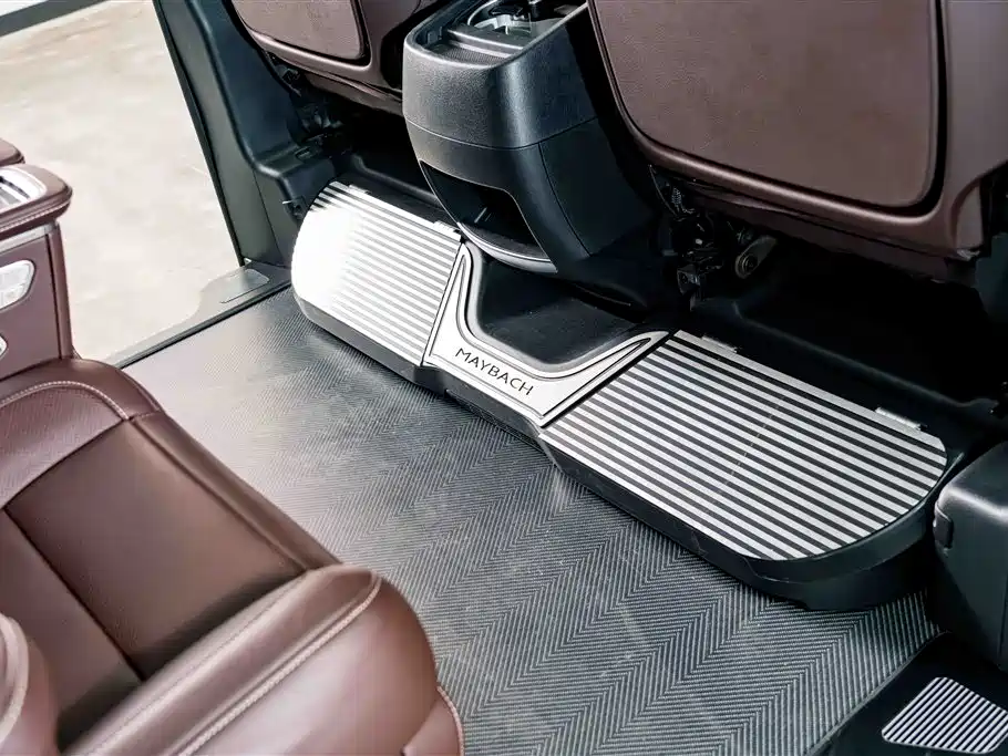 Mercedes-Benz V-Class 2023 — фото 27