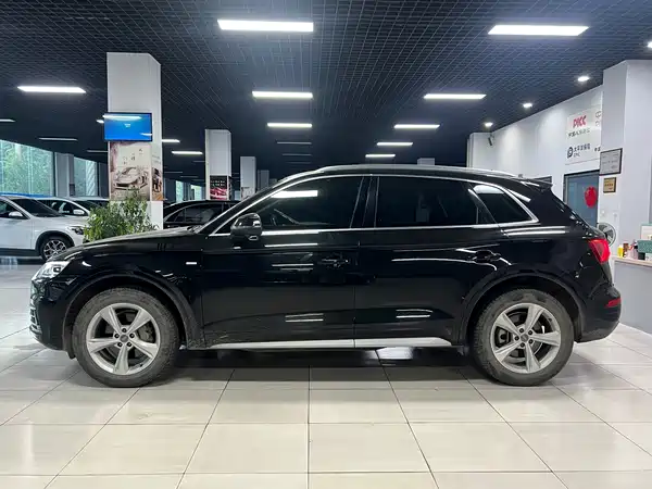 Audi Q5L 2020