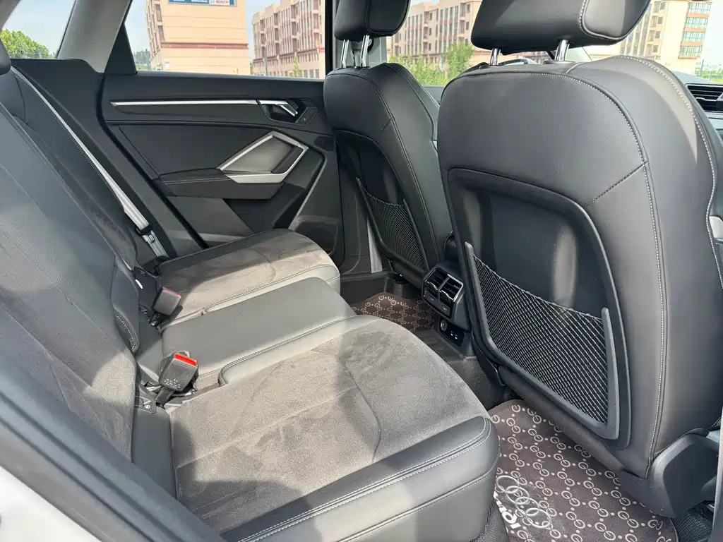 Audi Q3 2023 — фото 16