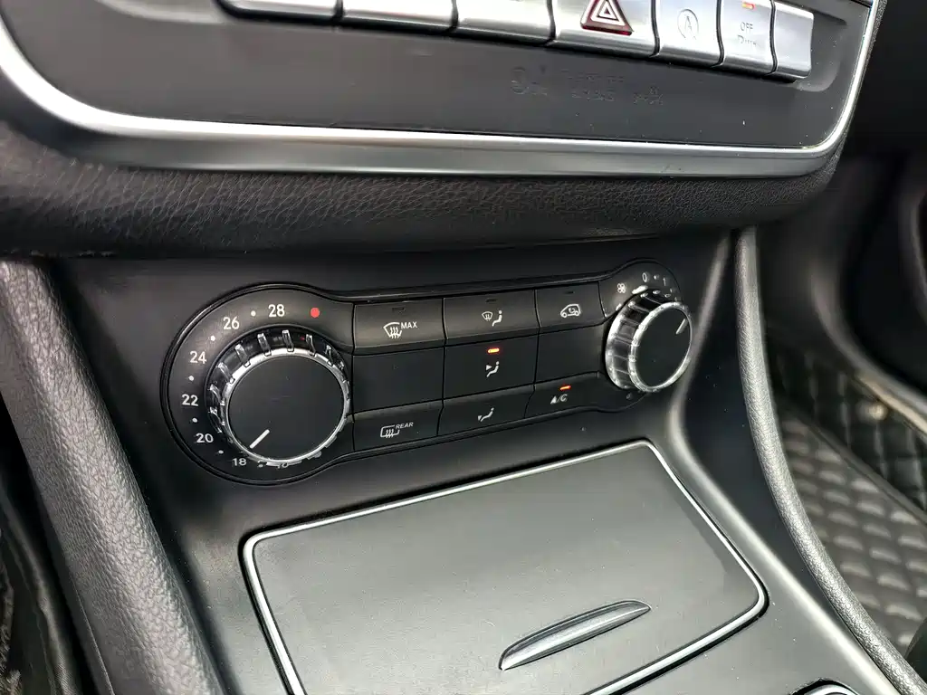 Mercedes-Benz GLA 2018 — фото 19