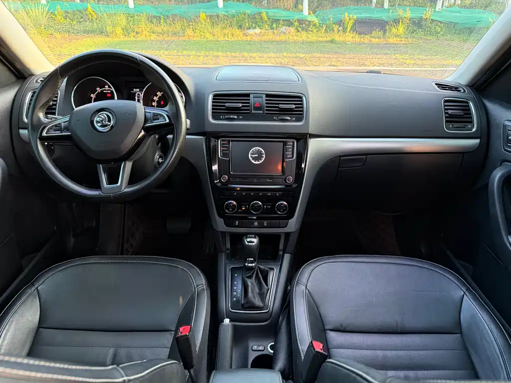 Skoda Yeti 2018 — фото 12