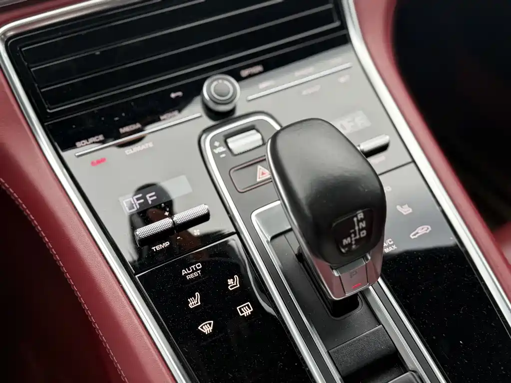 Porsche Panamera 2022 — фото 17