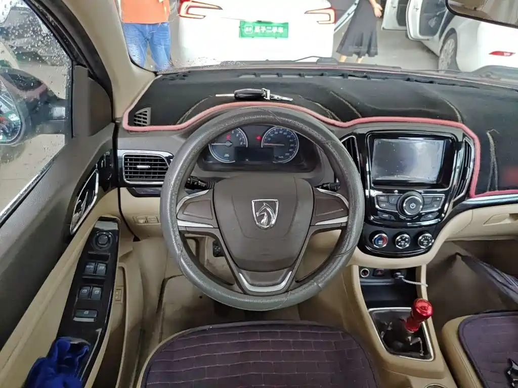 Baojun 730 2015