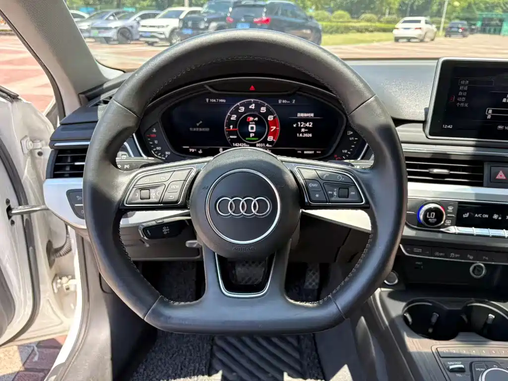 Audi A4L 2018 — фото 7