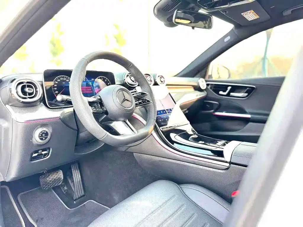 Mercedes-Benz C-Class 2025 — фото 5