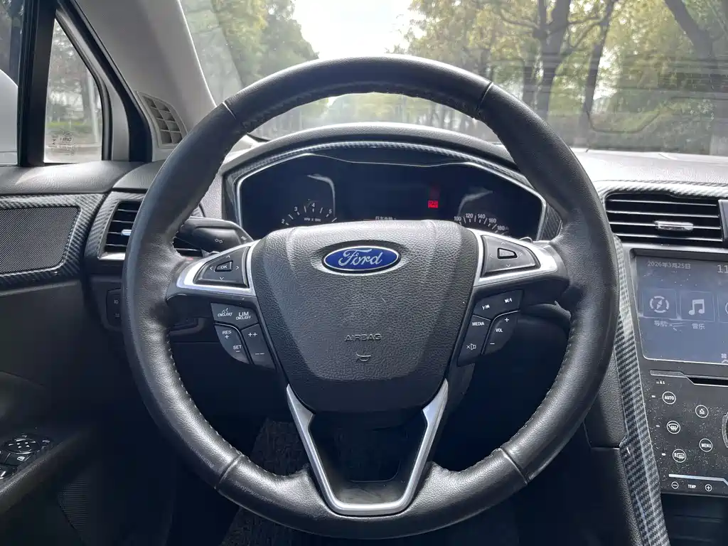Ford Mondeo 2014 — фото 11