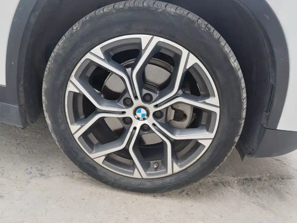 BMW X1 2022 — фото 8