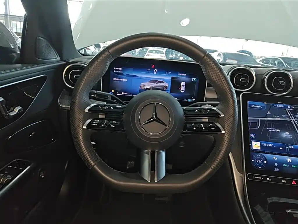 Mercedes-Benz C-Class 2024 — фото 11