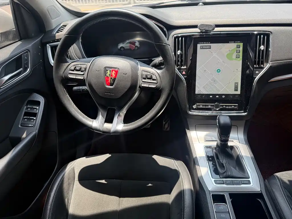 Roewe RX5 New Energy 2018 — фото 8
