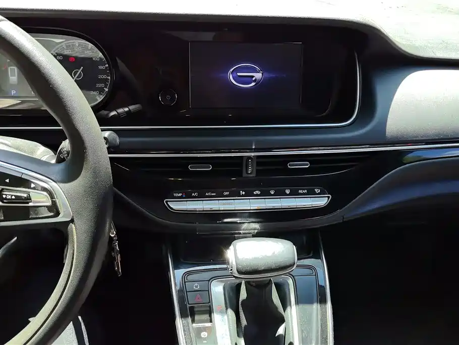 GAC Motor Trumpchi M6 2021 — фото 12