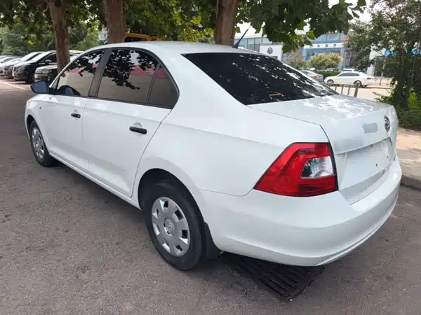 Skoda Rapid 2015
