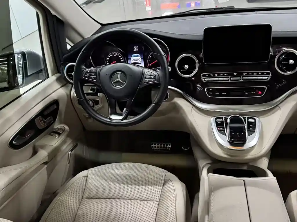Mercedes-Benz V-Class 2016 — фото 8