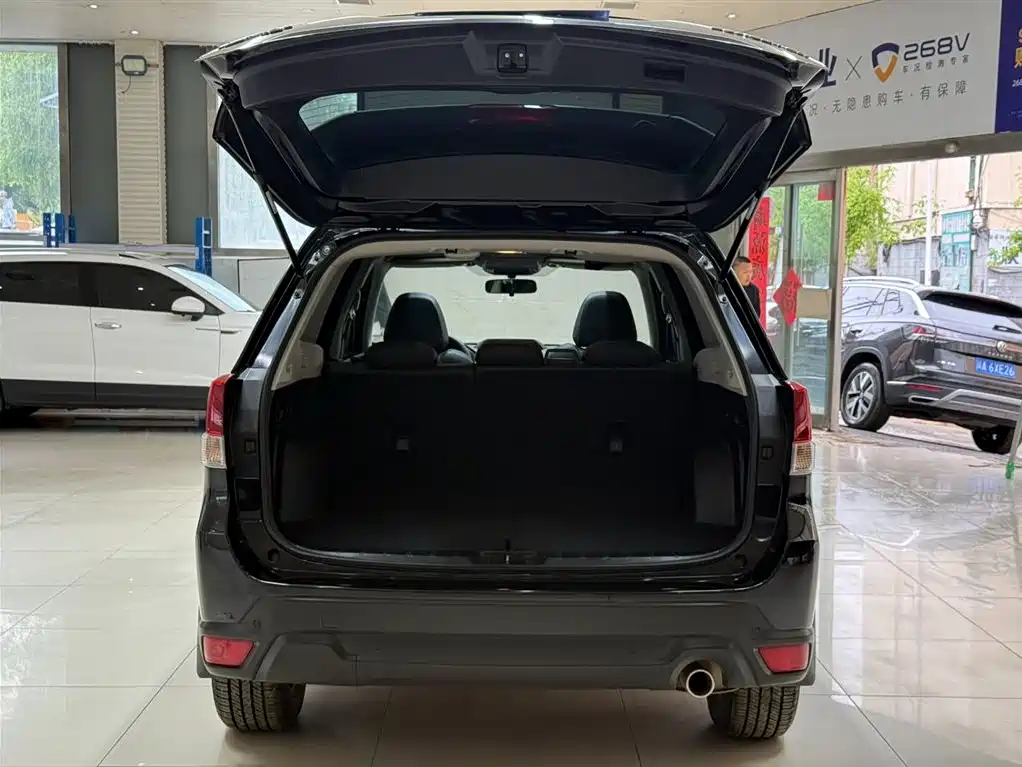Subaru Forester 2023 — фото 23