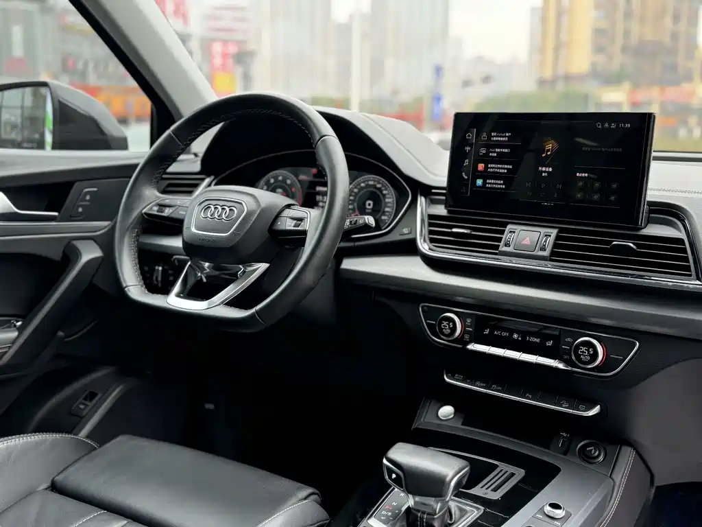 Audi Q5L 2022 — фото 23