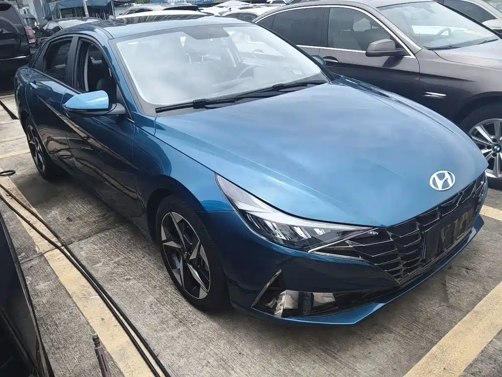Hyundai Elantra 2022 — фото 3