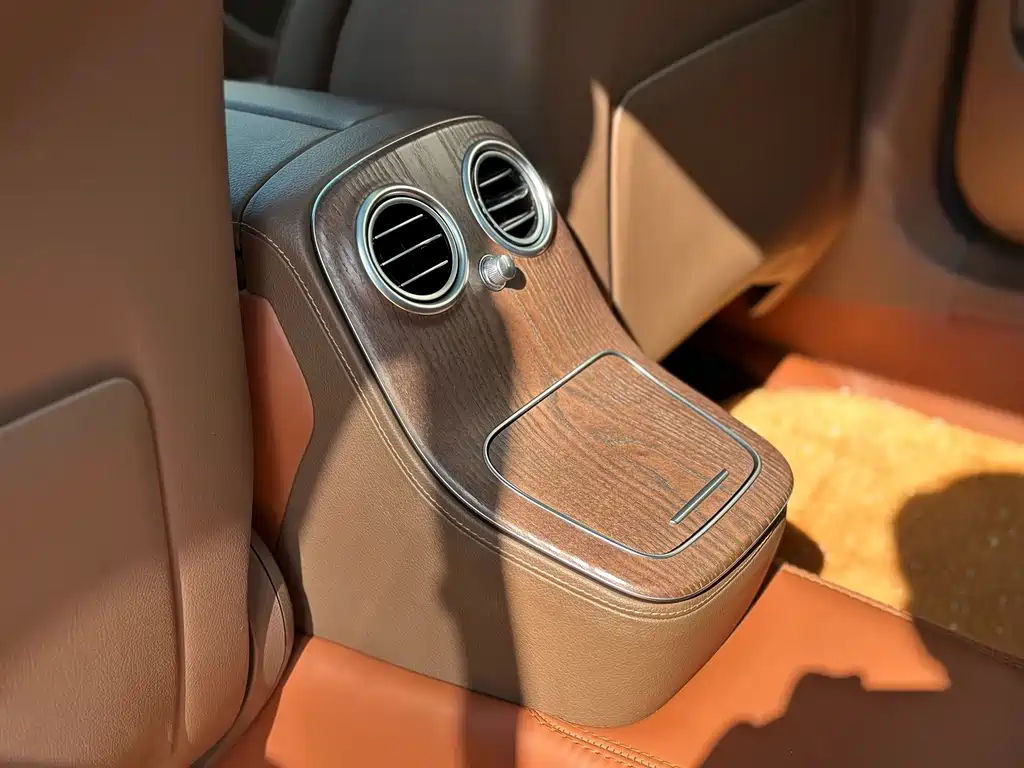Mercedes-Benz E-Class 2023 — фото 24