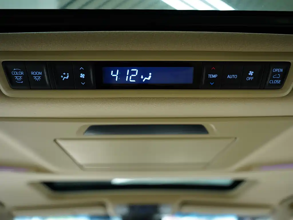 Toyota Vellfire 2020 — фото 15