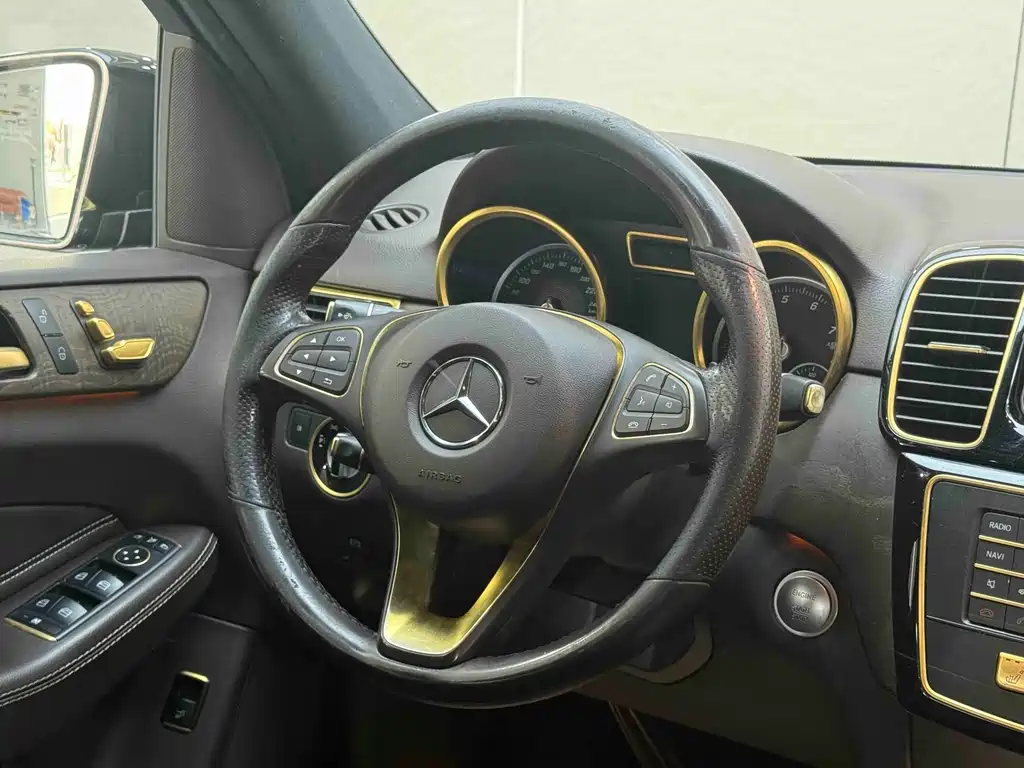 Mercedes-Benz GLE 2017 — фото 11