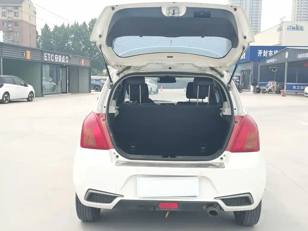 Suzuki Swift 2016 — фото 12