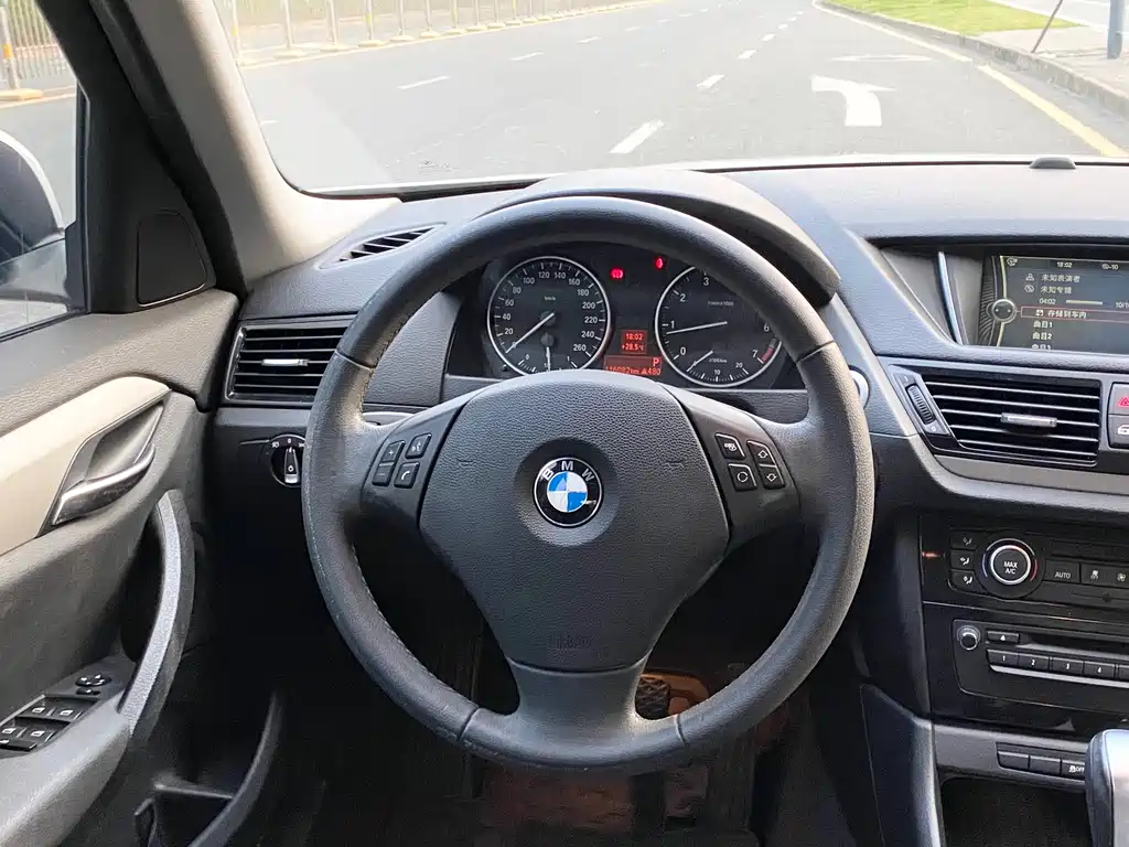 BMW X1 2012 — фото 15