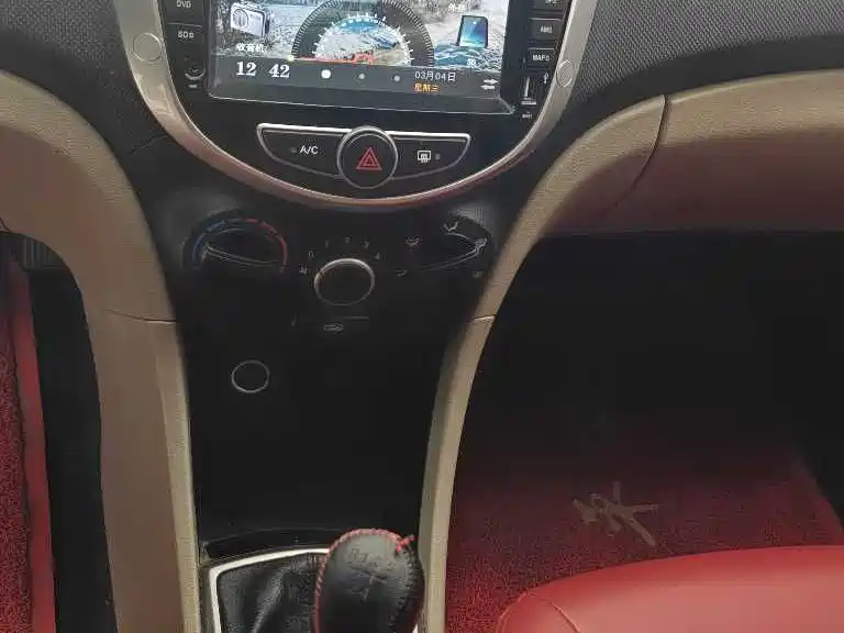 Hyundai Verna 2016 — фото 14