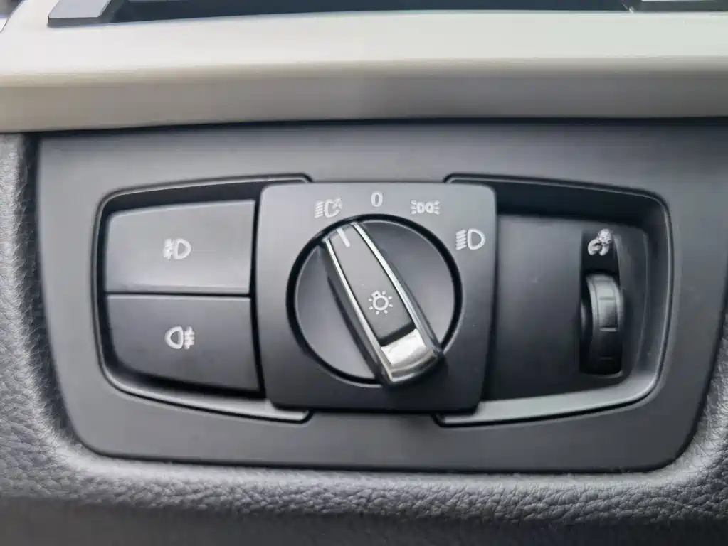 BMW 3 Series 2015 — фото 14