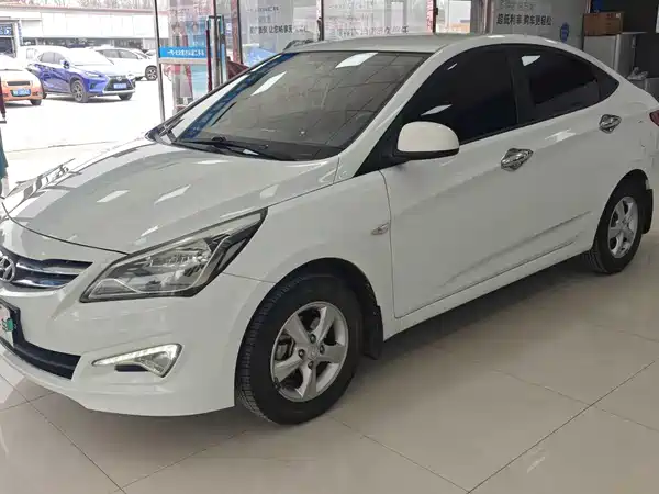 Hyundai Accent 2014