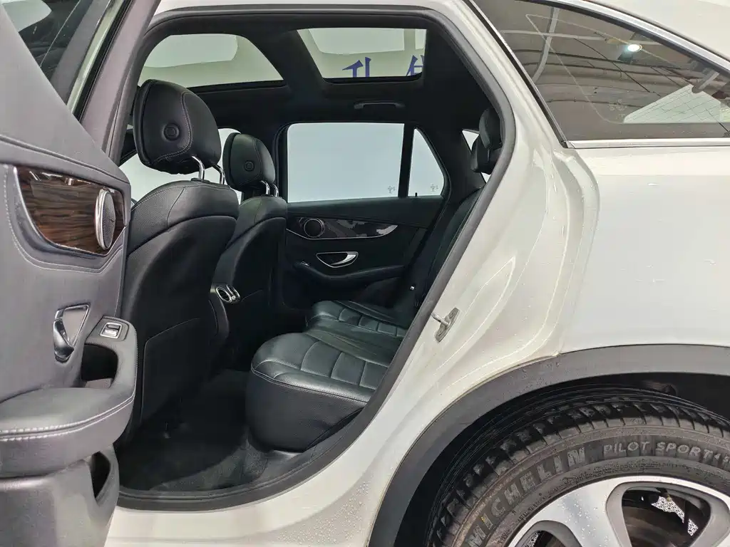 Mercedes-Benz GLC 2016 — фото 12