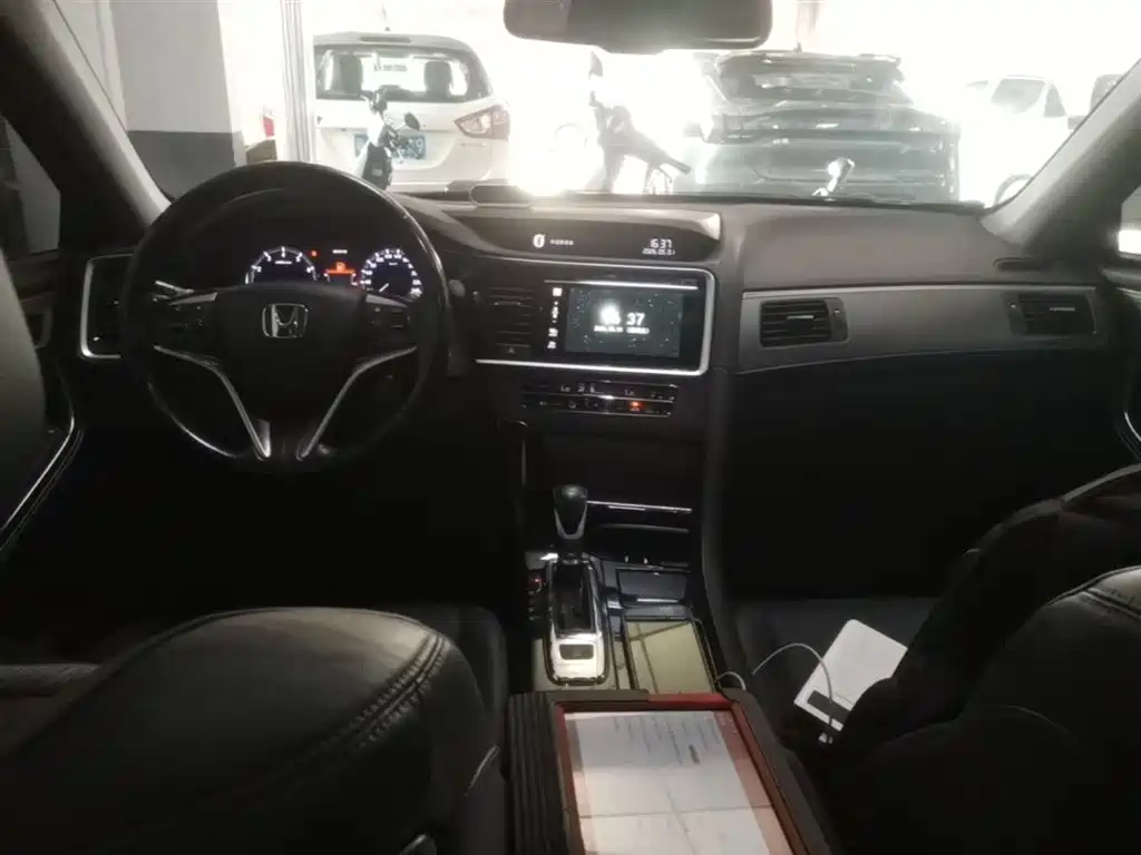 Honda Spirior 2015 — фото 10