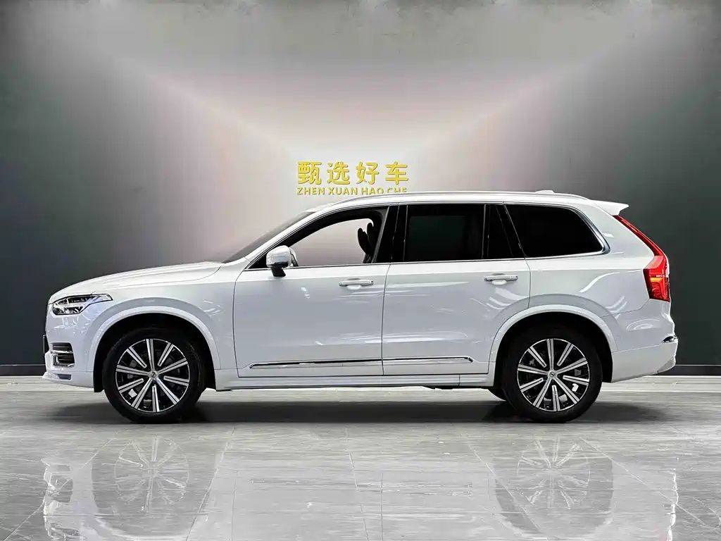 Volvo XC90 2022 — фото 8