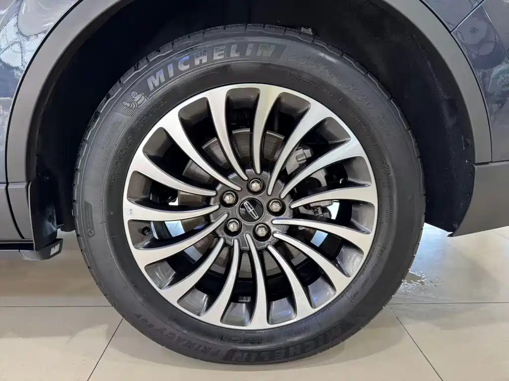 Lincoln Aviator 2021 — фото 15