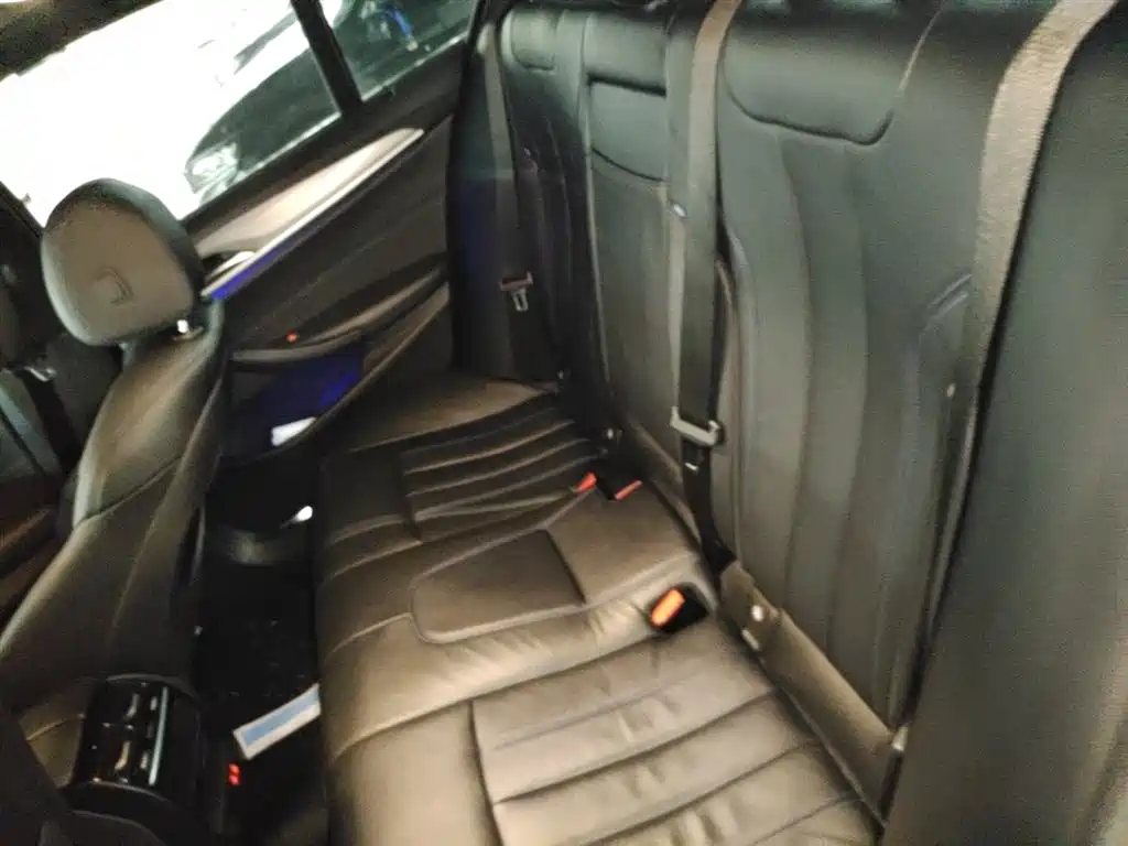 BMW 5 Series 2020 — фото 17