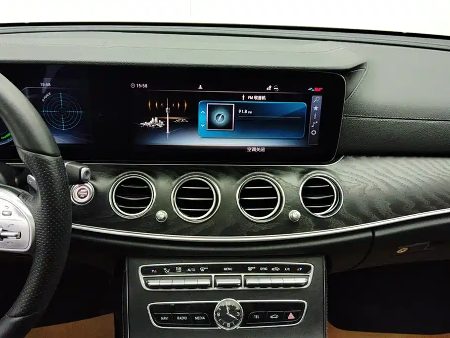 Mercedes-Benz E-Class 2019 — фото 13