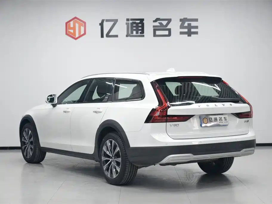 Volvo V90 2023 — фото 20
