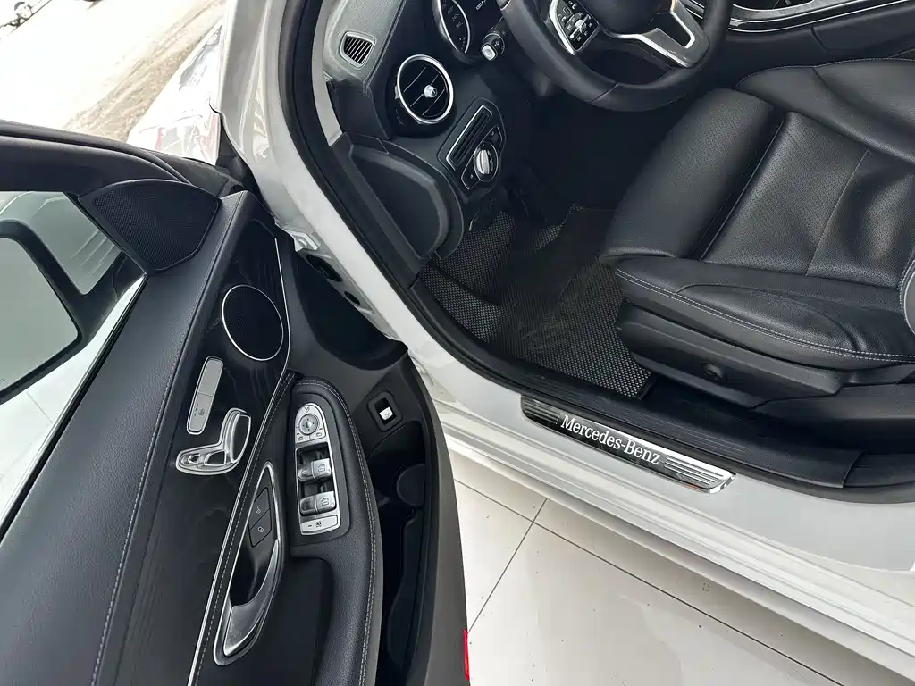 Mercedes-Benz C-Class 2019 — фото 6