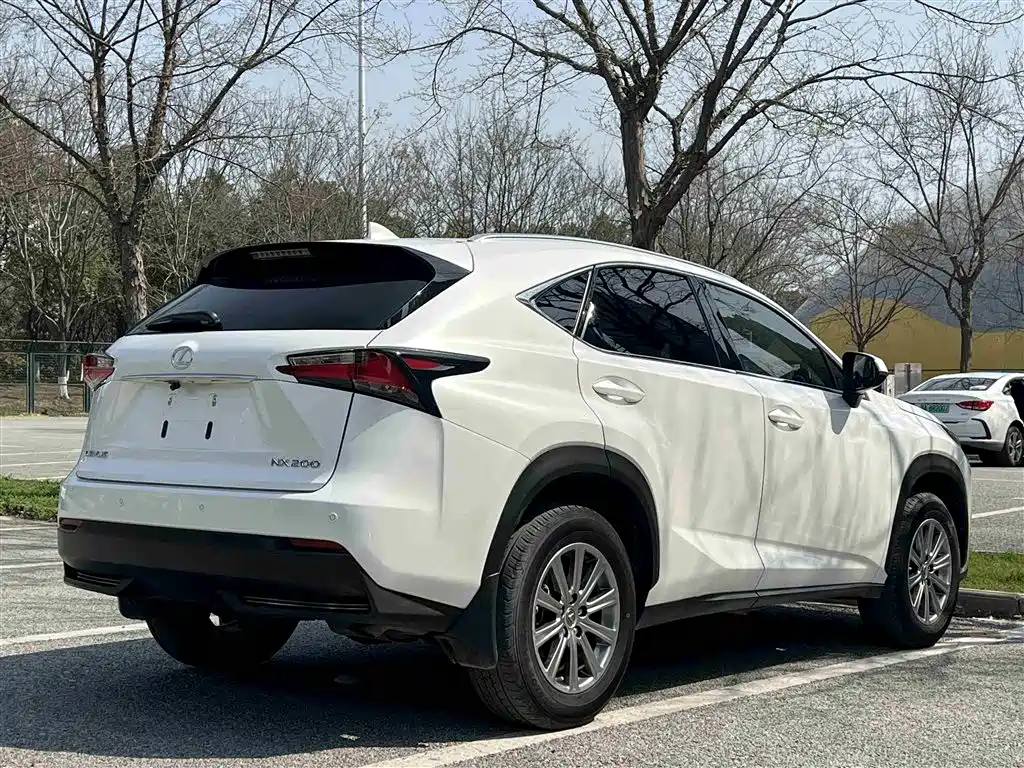 Lexus NX 2017 — фото 12