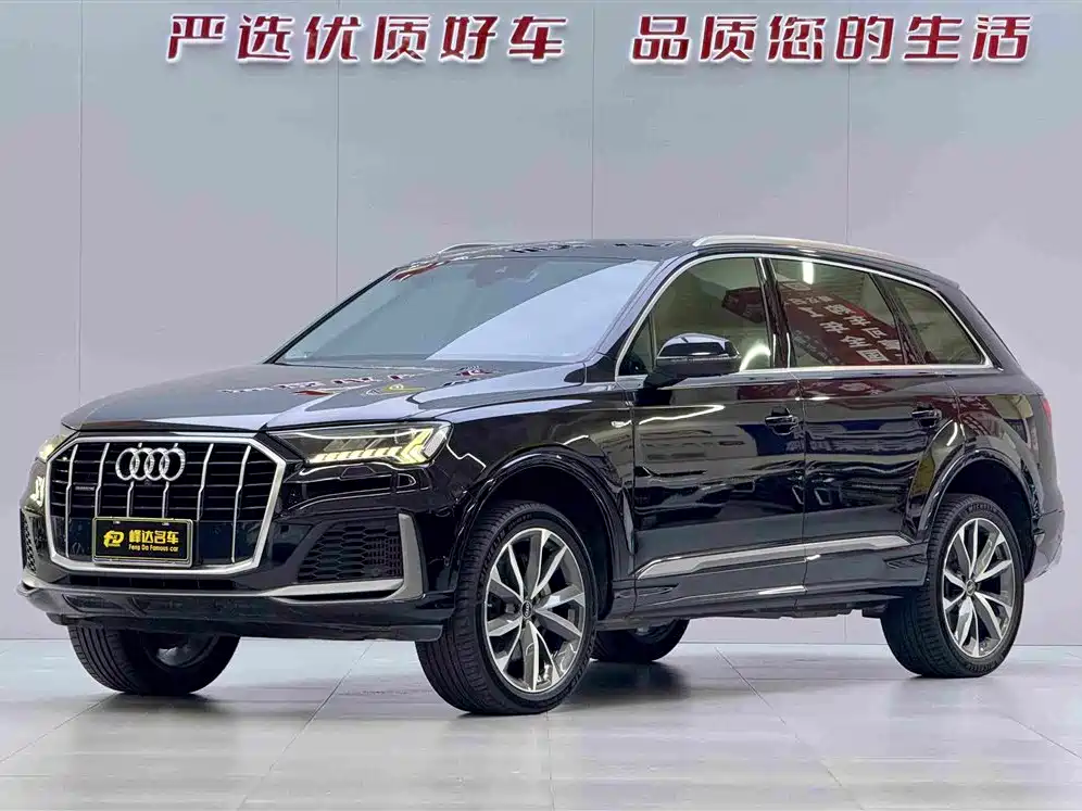Audi Q7 2021 — фото 1