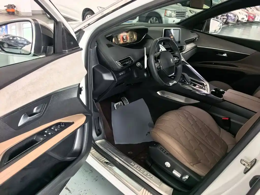 Peugeot 5008 2018 — фото 16