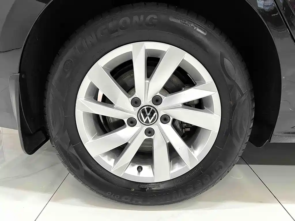 Volkswagen Passat 2023 — фото 15