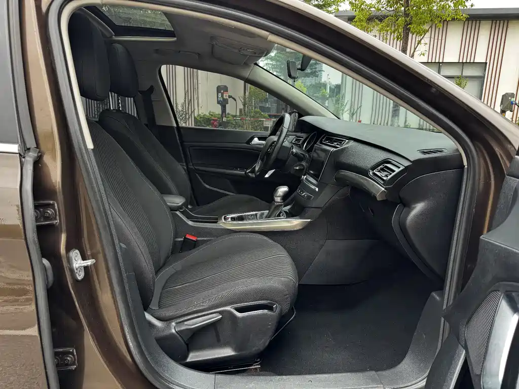 Peugeot 408 2016 — фото 10