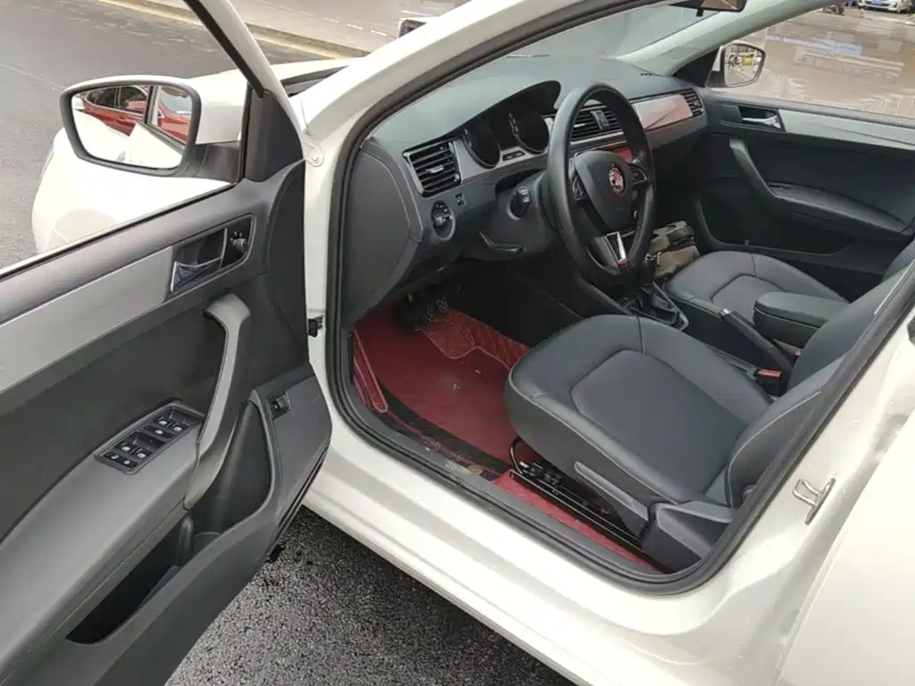 Skoda Rapid 2023 — фото 16
