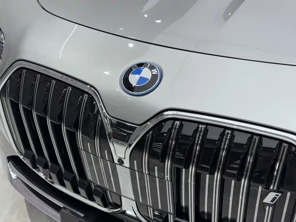 BMW i7 2023 — фото 6