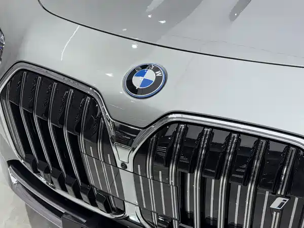 BMW i7 2023